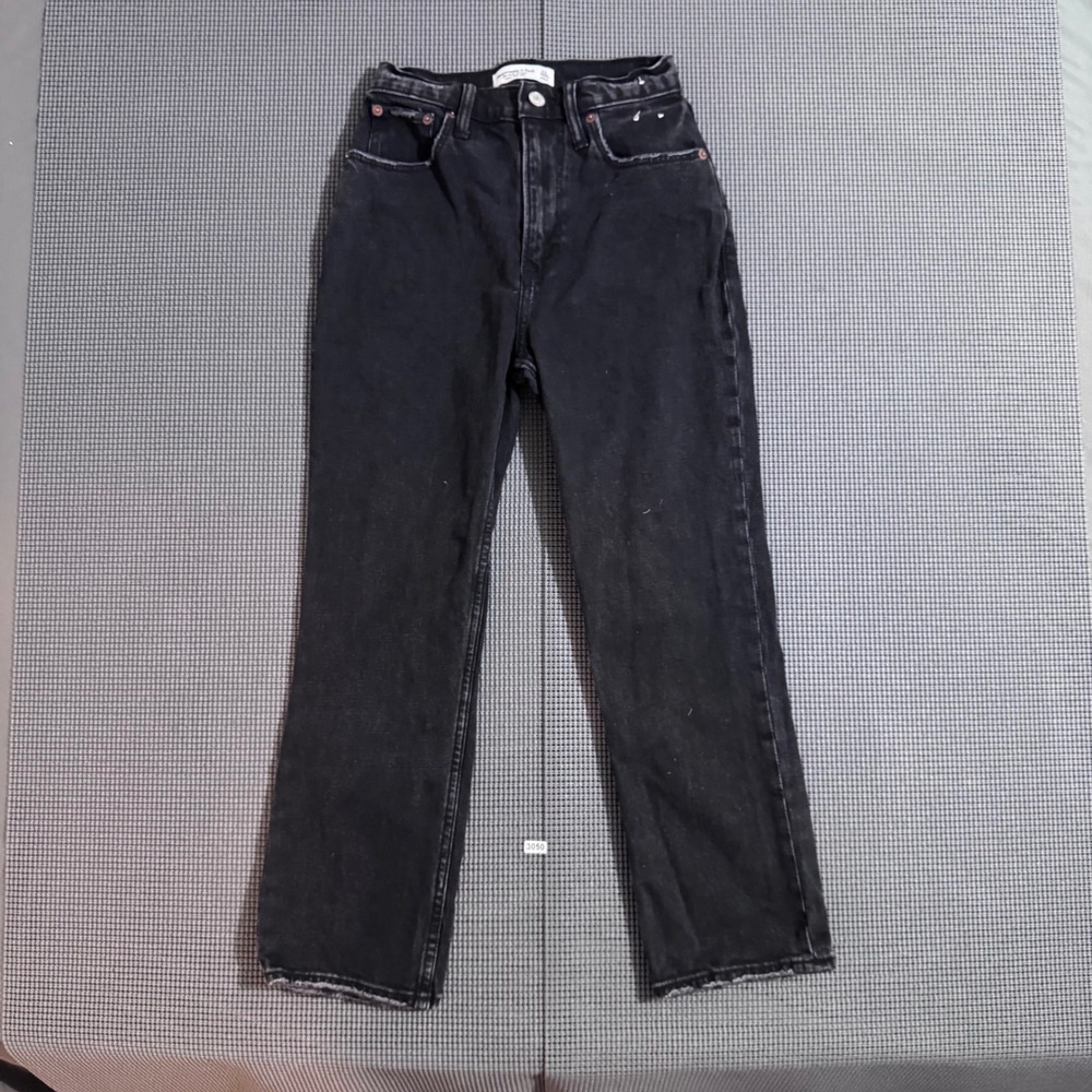 Abercrombie Curve Love Black Ultra High Rise Ankle Straight Jeans 23/000